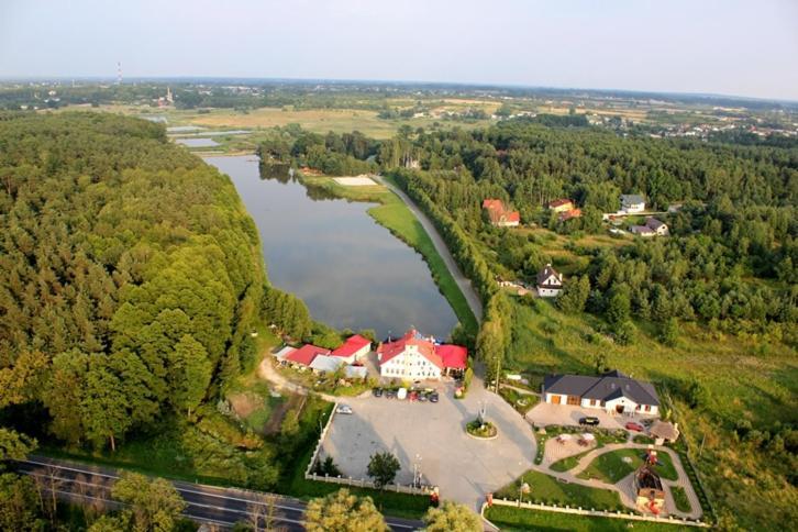 Restauracja & Hotel "Zloty Karpik" Kosow  Exterior foto